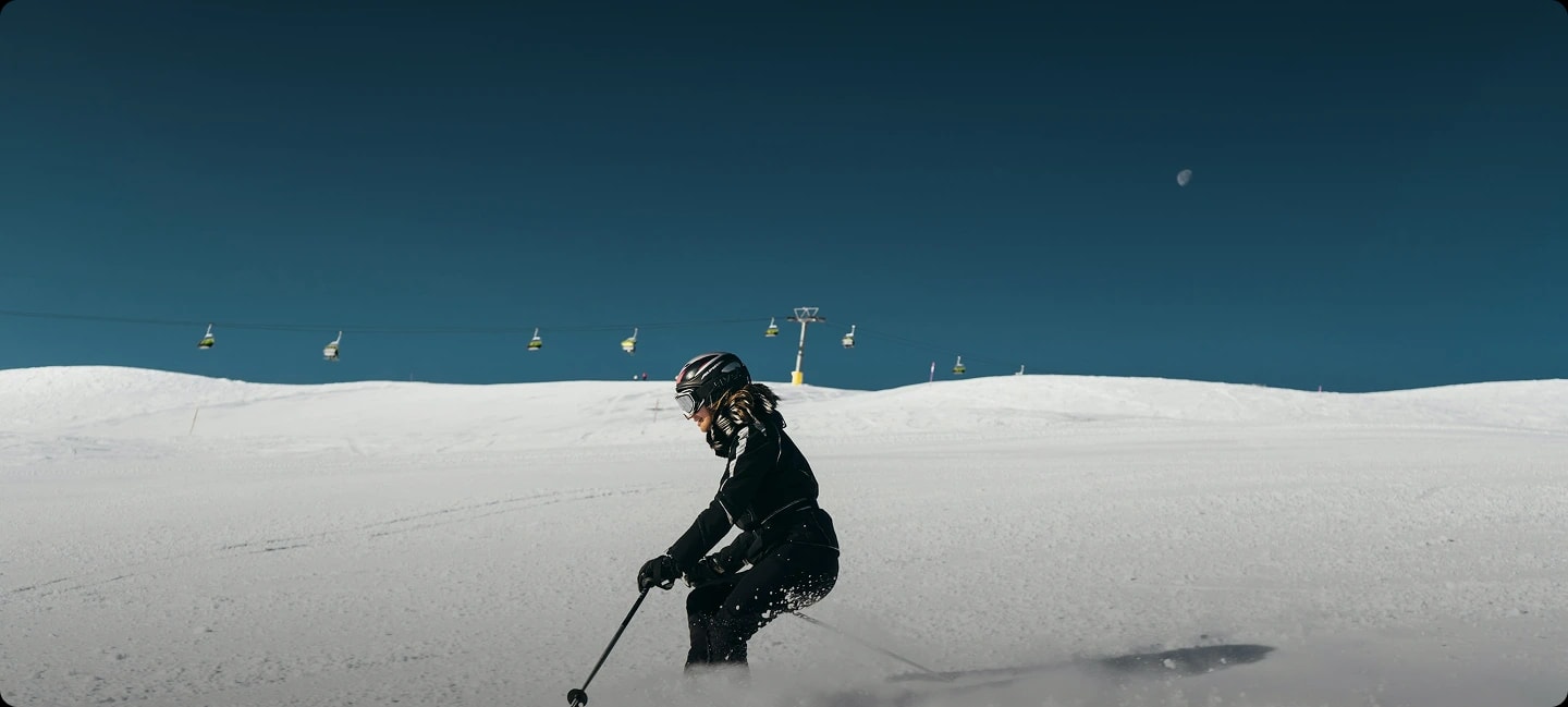 Skiing or snowboarding ・